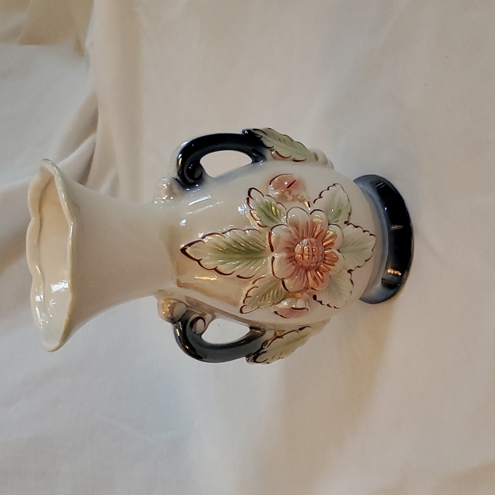 Vintage 1924 Lusterware vase
